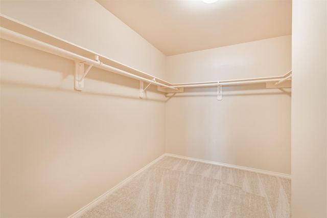 718 Redwing Place Drive, Houston, TX 77009