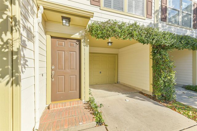 718 Redwing Place Drive, Houston, TX 77009