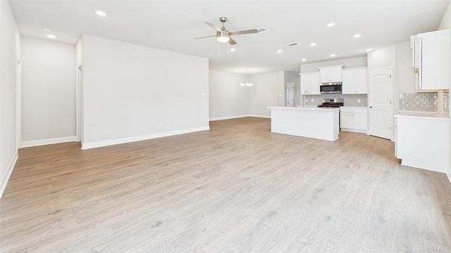 1600 Par Drive, Westlake, LA 70669