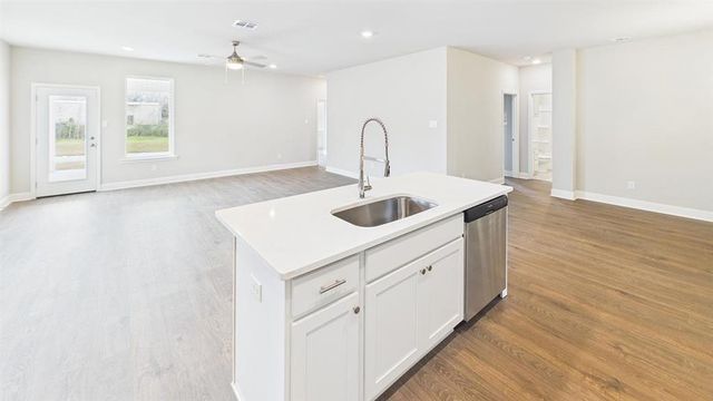 1600 Par Drive, Westlake, LA 70669