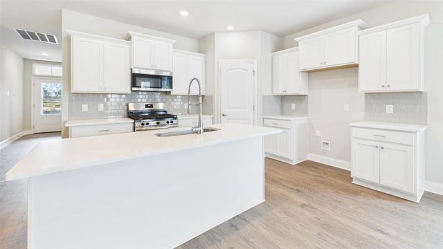 1600 Par Drive, Westlake, LA 70669