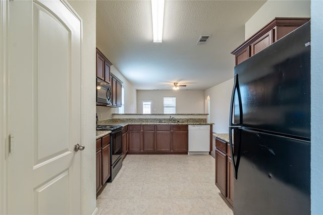 1911 Hot Springs Way, Princeton, TX 75407