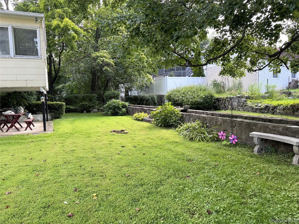 20 Elaine Terrace, Yonkers, NY 10701 — photo 3