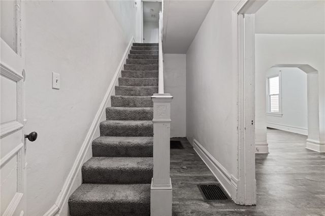 410 Hays Ave, Mt Oliver, PA 15210