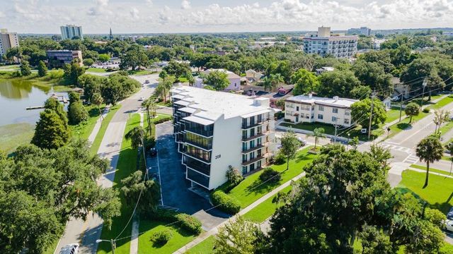 208 LAKE HOWARD DRIVE NW 104, Winter Haven, FL 33880