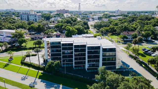 208 LAKE HOWARD DRIVE NW 104, Winter Haven, FL 33880