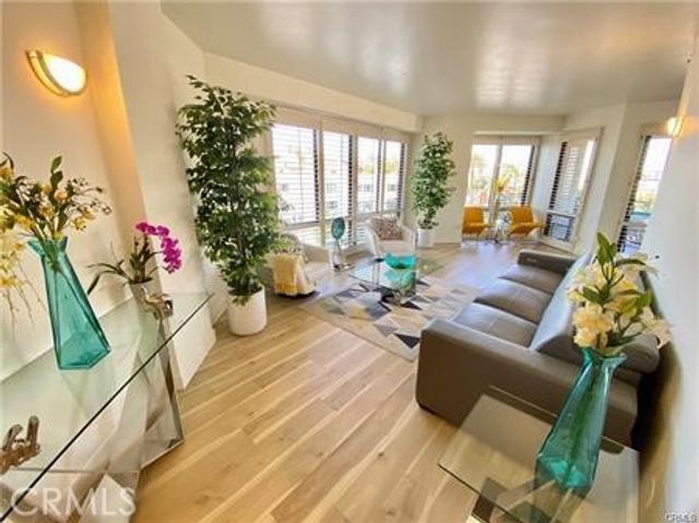 1310 E Ocean Boulevard, Long Beach, CA 90802