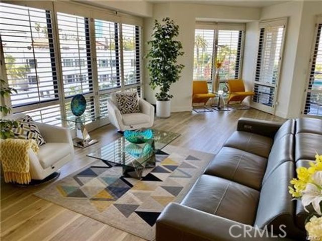 1310 E Ocean Boulevard, Long Beach, CA 90802