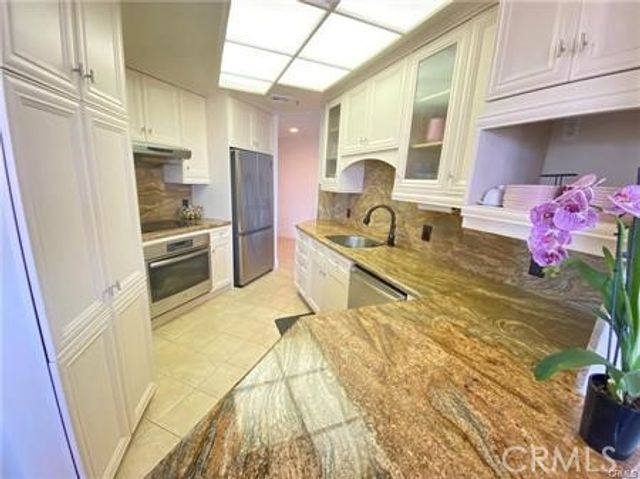 1310 E Ocean Boulevard, Long Beach, CA 90802