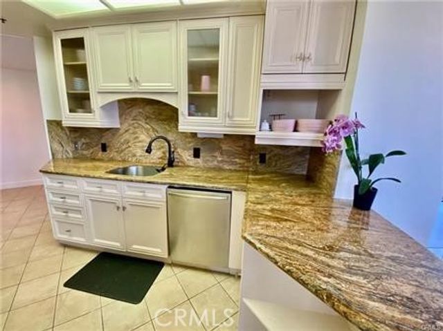 1310 E Ocean Boulevard, Long Beach, CA 90802