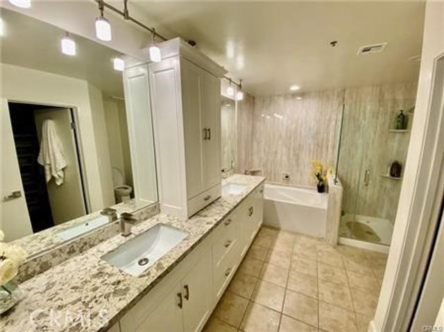 1310 E Ocean Boulevard, Long Beach, CA 90802