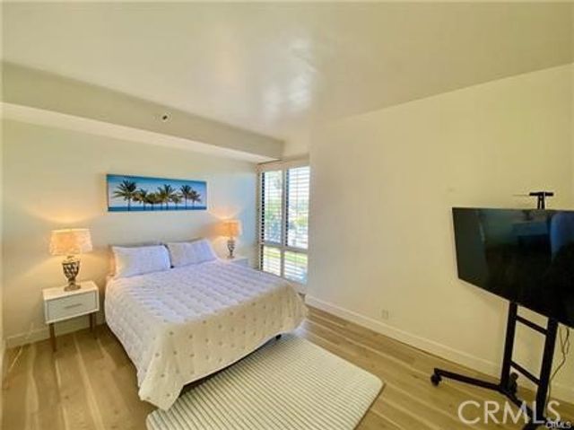 1310 E Ocean Boulevard, Long Beach, CA 90802