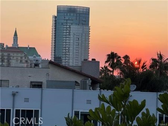 1310 E Ocean Boulevard, Long Beach, CA 90802