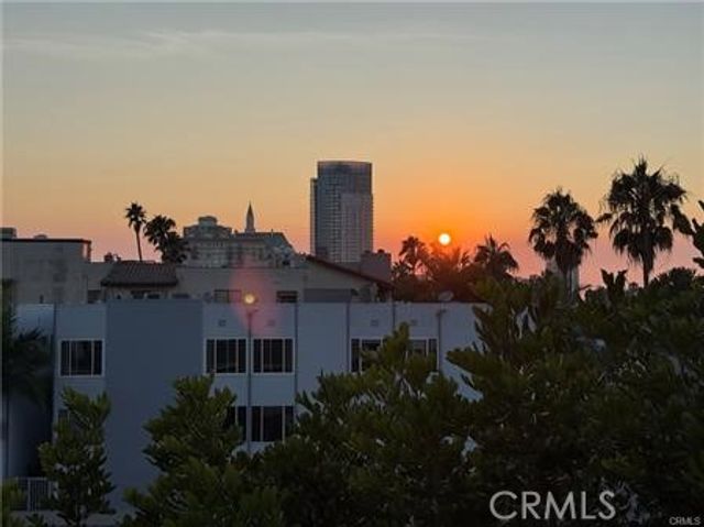 1310 E Ocean Boulevard, Long Beach, CA 90802