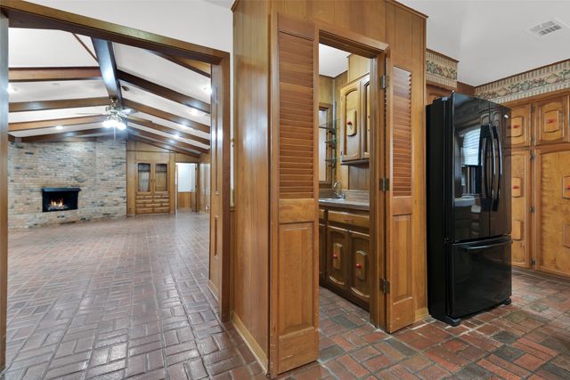 713 Briarwood Drive, Denison, TX 75020