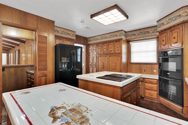 713 Briarwood Drive, Denison, TX 75020