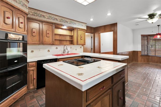 713 Briarwood Drive, Denison, TX 75020