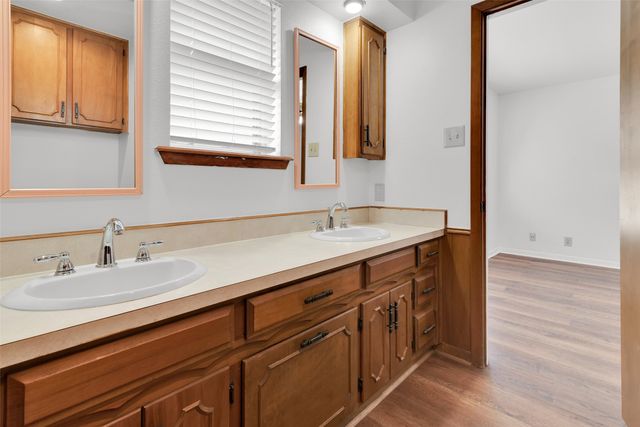 713 Briarwood Drive, Denison, TX 75020