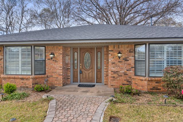 713 Briarwood Drive, Denison, TX 75020
