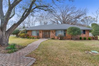 713 Briarwood Drive, Denison, TX 75020