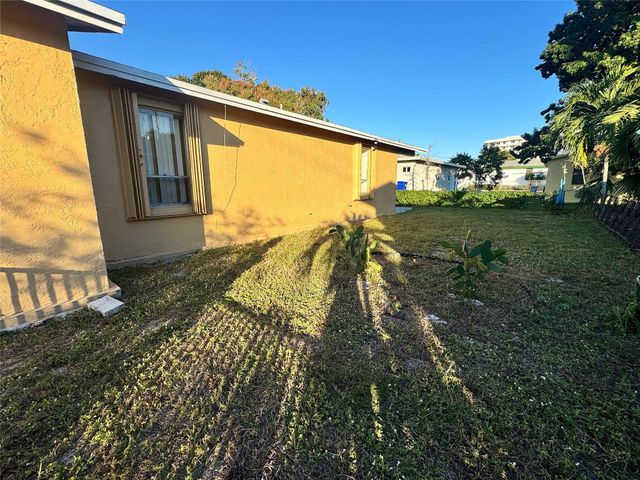 704 NW 3rd Ave, Pompano Beach, FL 33060