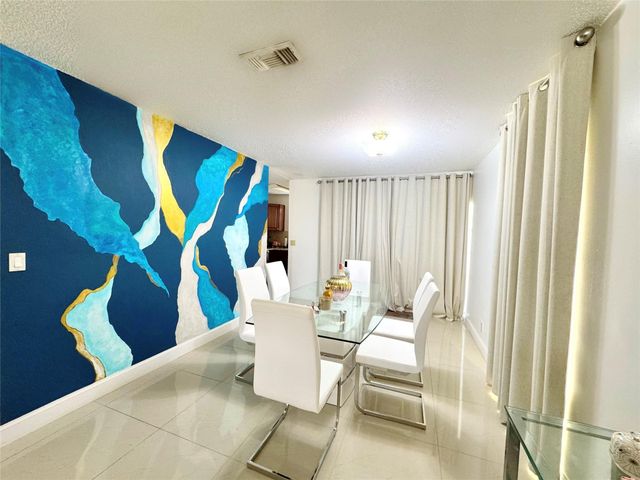 704 NW 3rd Ave, Pompano Beach, FL 33060