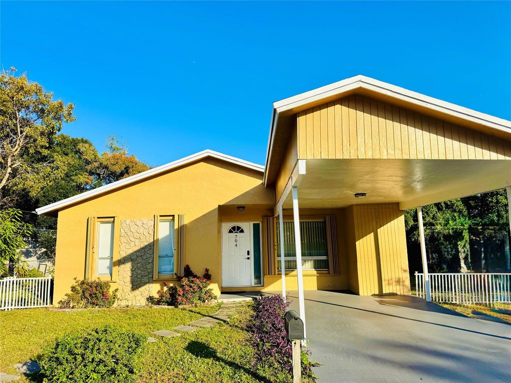 704 NW 3rd Ave, Pompano Beach, FL 33060