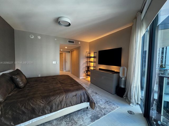1000 Brickell Plaza 2301, Miami, FL 33131