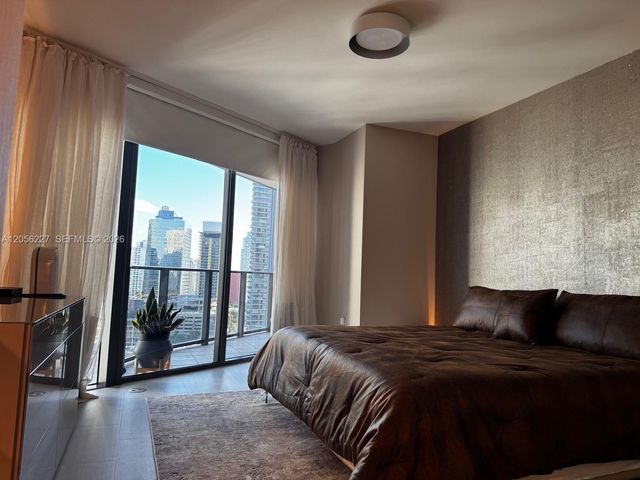 1000 Brickell Plaza 2301, Miami, FL 33131