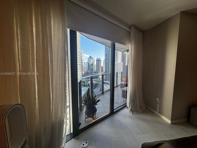 1000 Brickell Plaza 2301, Miami, FL 33131