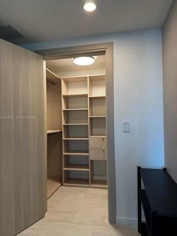 1000 Brickell Plaza 2301, Miami, FL 33131