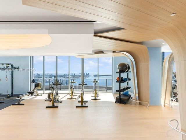 1000 Brickell Plaza 2301, Miami, FL 33131