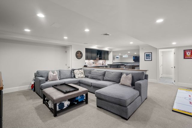 84 Glendale Road, Needham, MA 02492
