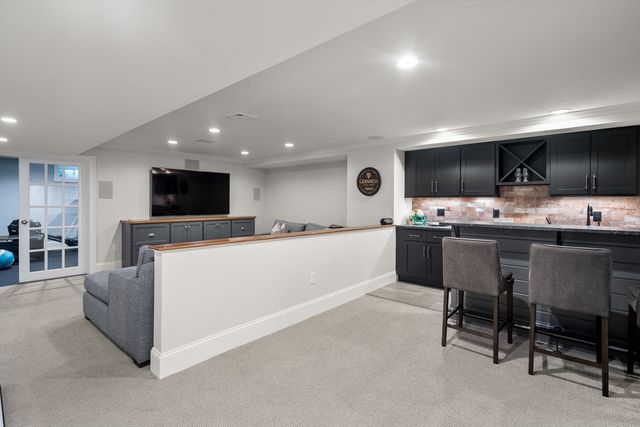 84 Glendale Road, Needham, MA 02492