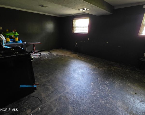 335 S Harefoote Street, Holland, OH 43528