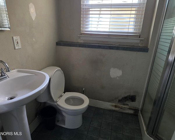 335 S Harefoote Street, Holland, OH 43528