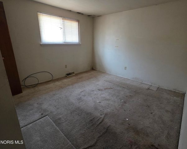 335 S Harefoote Street, Holland, OH 43528