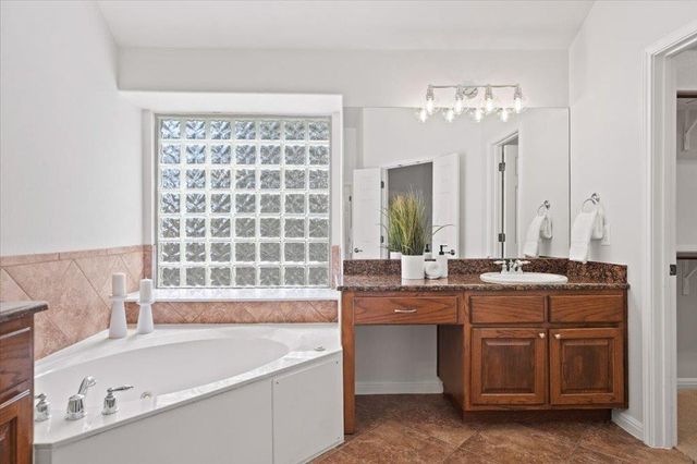 8129 Ladera Verde DR, Austin, TX 78739