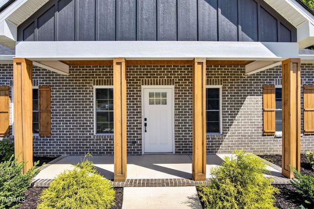 138 Boones Station Road, Johnson City, TN 37615