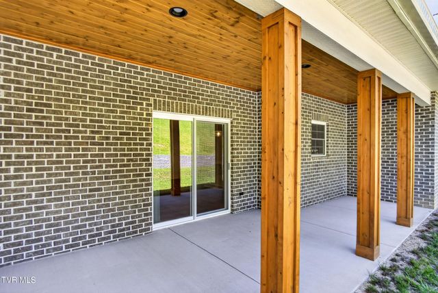 138 Boones Station Road, Johnson City, TN 37615