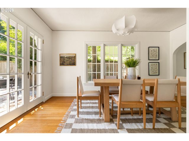 6216 Se REED COLLEGE Pl, Portland, OR 97202