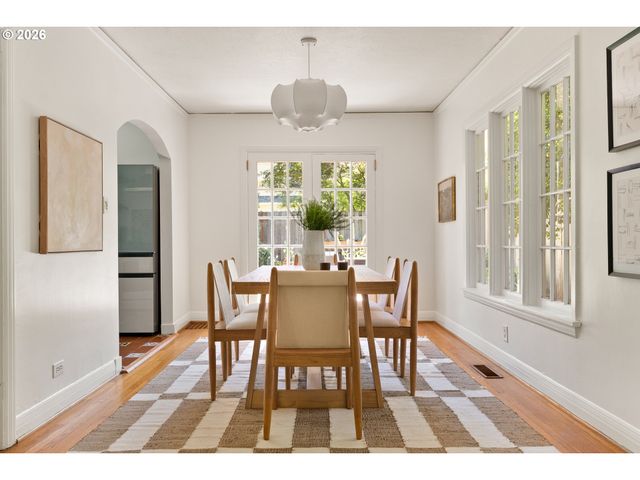 6216 Se REED COLLEGE Pl, Portland, OR 97202