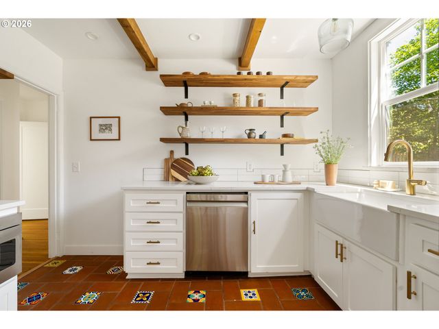 6216 Se REED COLLEGE Pl, Portland, OR 97202