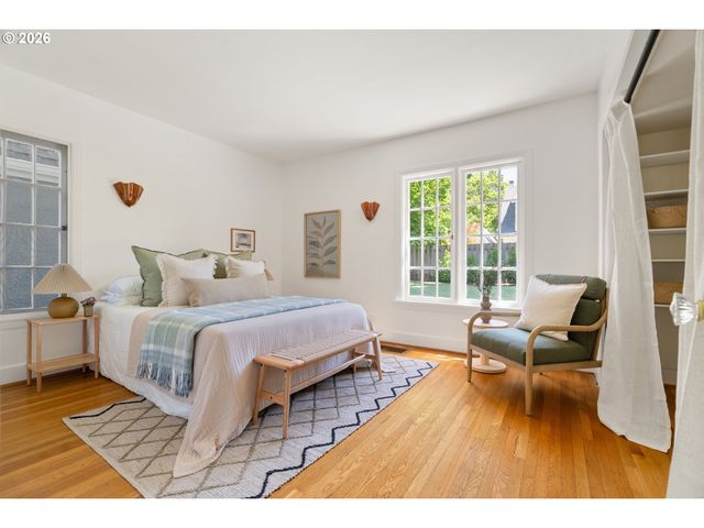 6216 Se REED COLLEGE Pl, Portland, OR 97202