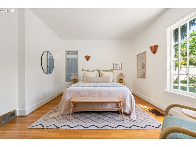 6216 Se REED COLLEGE Pl, Portland, OR 97202