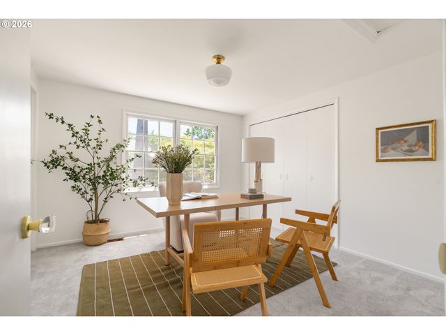6216 Se REED COLLEGE Pl, Portland, OR 97202