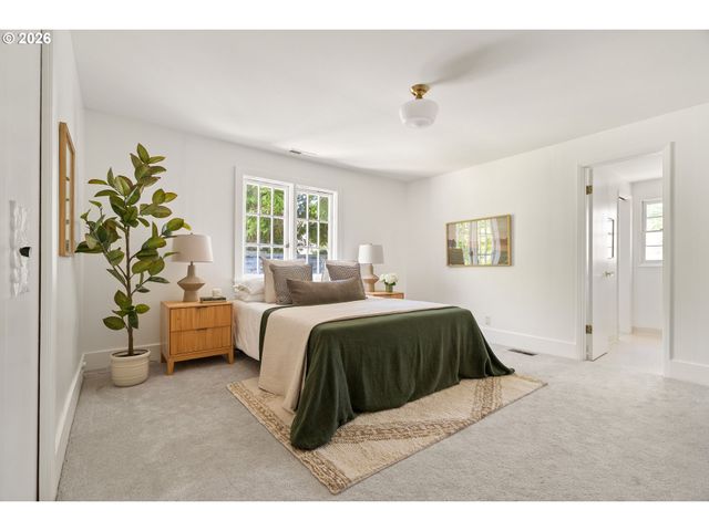 6216 Se REED COLLEGE Pl, Portland, OR 97202
