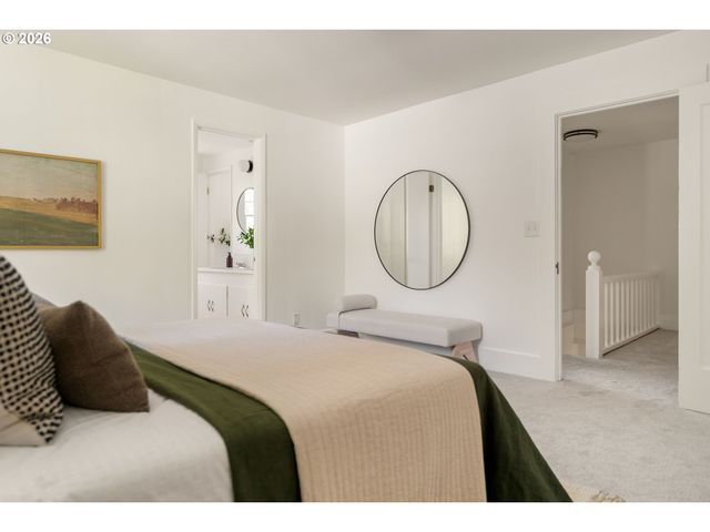 6216 Se REED COLLEGE Pl, Portland, OR 97202