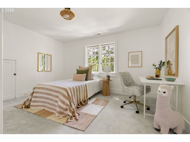 6216 Se REED COLLEGE Pl, Portland, OR 97202