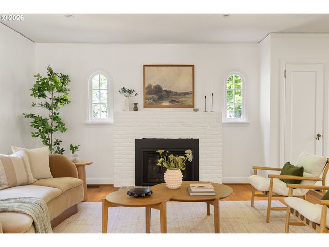6216 Se REED COLLEGE Pl, Portland, OR 97202